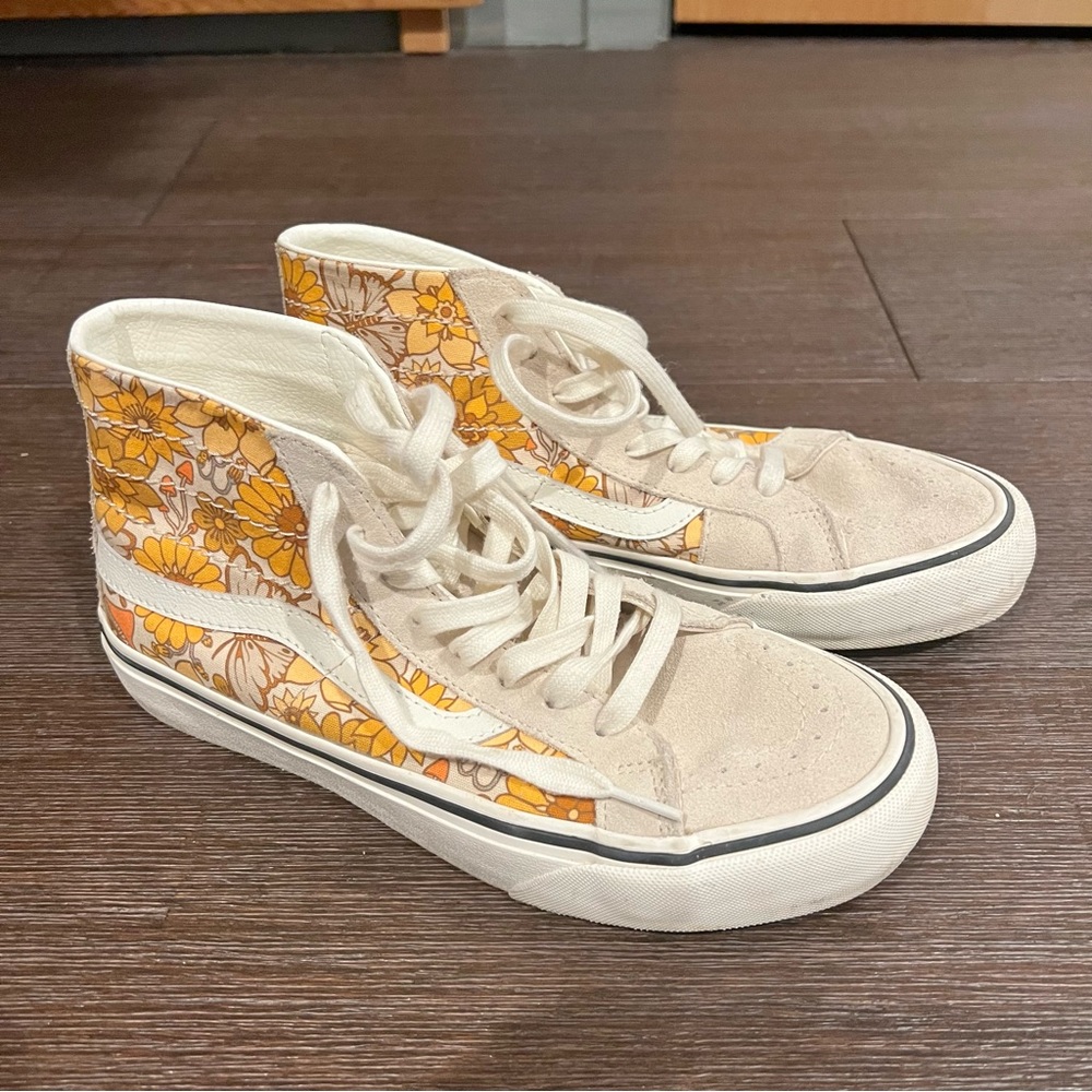 Women’s floral vans size 8.5